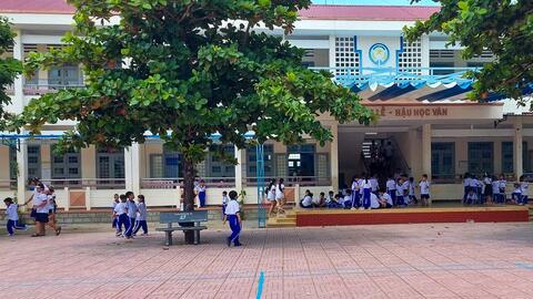 Gia Lai cấm dạy chính khóa không đầy đủ, ép học sinh học thêm