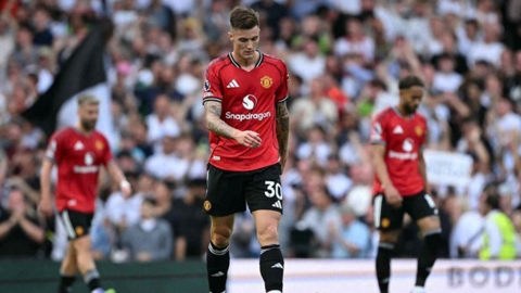 Hàng phòng ngự Man United đứt gãy và sự bực tức của Ruben Amorim