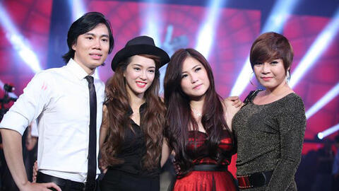 Quán quân Giọng hát Việt Hương Tràm và dàn á quân năm 2012