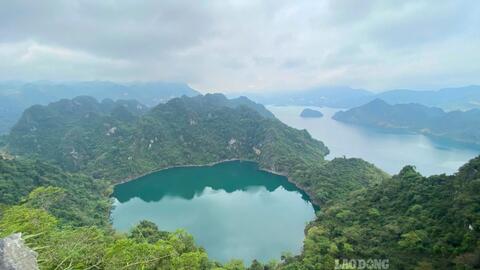 Khách quốc tế khen hồ nước biếc ở Phú Thọ đẹp không kém trời Tây