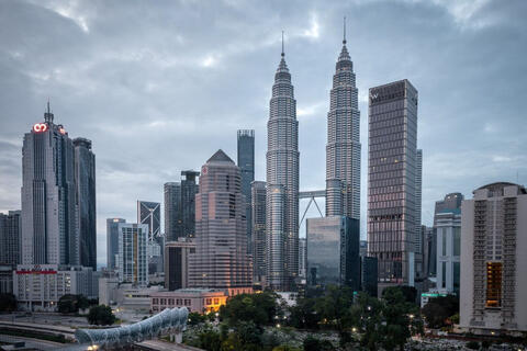 Malaysia áp thuế với giáo dục tư nhân