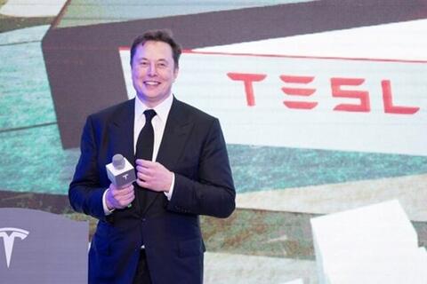 Tỉ phú Elon Musk đối mặt nguy cơ bị trục xuất khỏi Mỹ