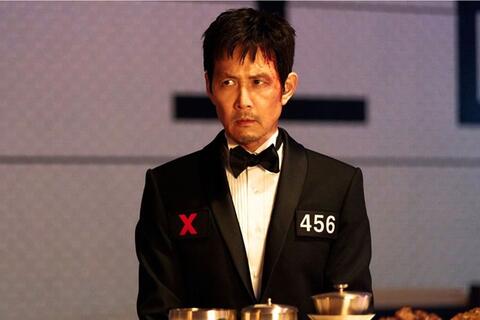 Lee Jung Jae ngưỡng mộ quyết định kết thúc loạt phim Squid Game của đạo diễn