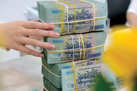 Ngân hàng "mở kho" cho vay, tín dụng tăng cao nhất 3 năm