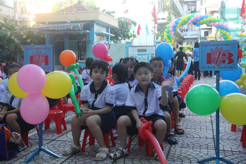 Học sinh lớp 1 TPHCM tựu trường vào ngày 20/8