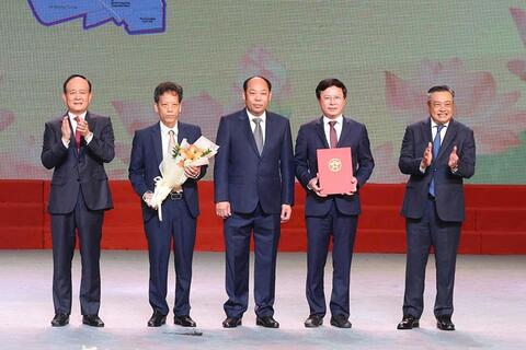 Huy động nguồn lực, thế mạnh làng nghề, phát triển nhanh, bền vững