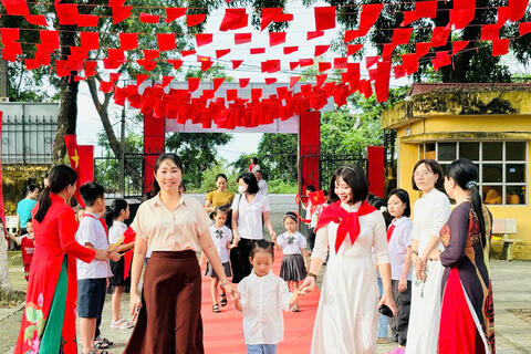 Học sinh lớp 1 ở Bắc Ninh hân hoan trong ngày đầu tới trường