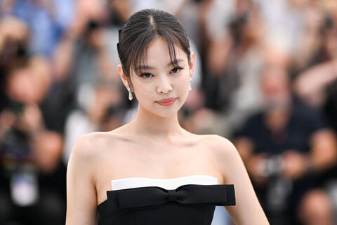 Jennie Blackpink phá kỷ lục của Jungkook khi có 3 ca khúc đạt chứng nhận Vàng tại Mỹ