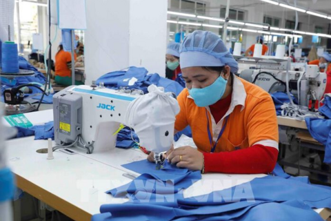 Doanh nghiệp dệt may, da giày biến "sân nhà" thành bệ phóng chiến lược