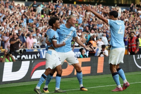 Man City đánh bại Napoli trong ngày De Bruyne trở lại Etihad