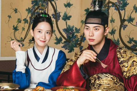 YoonA và đoàn "Ngự trù của bạo chúa" đến Đà Nẵng đúng thời điểm bão số 12