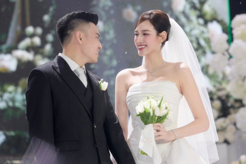 Hé lộ lý do dàn hoa, á hậu đình đám vắng mặt trong đám cưới Đỗ Thị Hà?