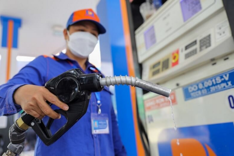 Giá xăng dầu hôm nay 24/10: Trong nước ngược chiều thế giới