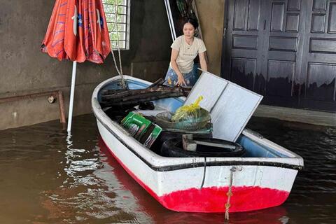 Những đêm trắng cùng dòng nước lũ