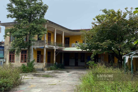 Trụ sở xuống cấp sau nhiều tháng bỏ không ở Hải Phòng