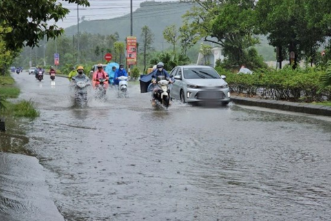 Cảnh báo 8 tỉnh thành có mưa to đến rất to, thời tiết nguy hiểm trong 6 giờ tới