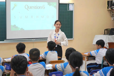 Giáo dục 24h: Tạm dừng tuyển dụng viên chức khi thực hiện sáp nhập trường học