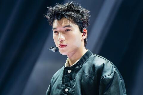 HIEUTHUHAI dẫn đầu hạng mục Top nghệ sĩ của Spotify Wrapped Việt Nam 2025