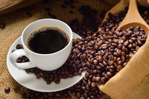 Giá cà phê hôm nay 8/12/2025: Đồng loạt tụt xuống đỉnh 103.000 đồng/kg