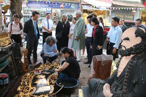 Làng nghề Hà Nội chinh phục khách quốc tế