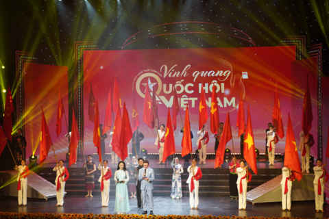 Hào hùng, xúc động cùng chương trình nghệ thuật “Vinh quang Quốc hội Việt Nam”