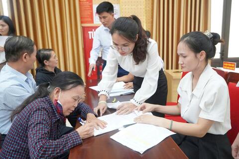 Hà Nội hỗ trợ hộ cận nghèo nhân kỷ niệm 80 năm Quốc khánh