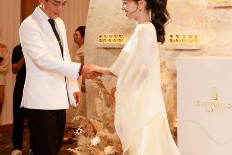 Rộ tin 2 diễn viên phim "Mưa đỏ" hẹn hò