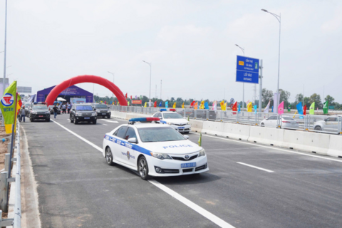 Chính thức thông toàn tuyến đường bộ cao tốc Bắc - Nam phía Đông