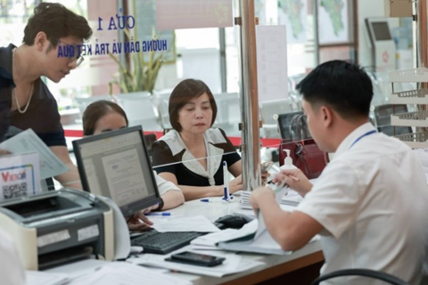 Quy định quyền của viên chức về tiền lương, tiền thưởng