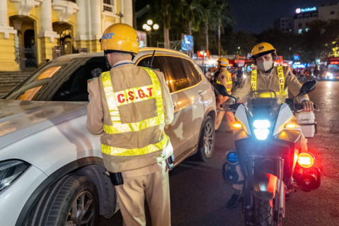 Hà Nội giữ vững an ninh, giao thông thông suốt trong đêm Giáng sinh