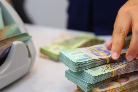 Lãi suất ngân hàng hôm nay 30.12: Tăng mạnh, vượt 7,2%