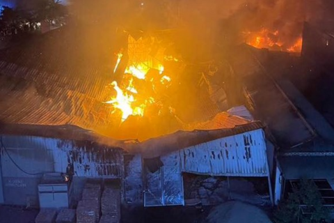 Cháy lớn tại khu xưởng gỗ sản xuất pallet ở Hưng Yên trong đêm