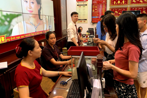 Giá vàng hôm nay 12/1/2026: Từ vàng miếng, vàng nhẫn trong nước và vàng thế giới