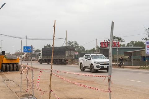 Nút giao với cao tốc thành trạm dừng nghỉ tự phát tại Quảng Trị gây mất an toàn giao thông