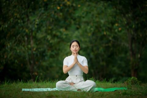 Hà Thị Bình – Nữ hoàng Miss Yogi 2026 đóa sen bình an tỏa sáng giữa thủ đô Hà Nội