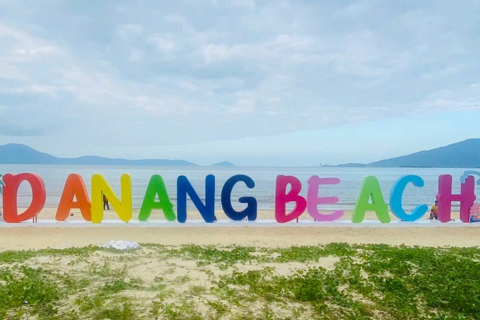 Đà Nẵng khuyến cáo bảo vệ các mô hình check-in Tết tại bãi biển