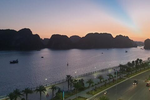 Du khách đến Quảng Ninh vẫn vì phong cảnh là chính