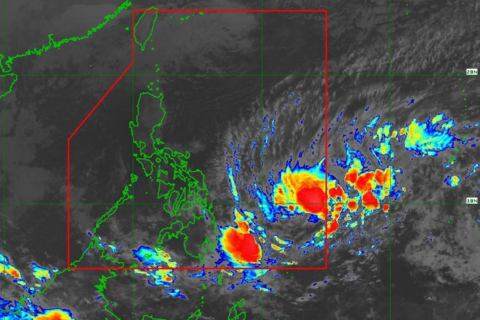 Áp thấp nhiệt đới sắp mạnh thành bão, vào Biển Đông