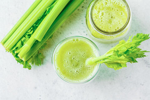 Giảm axit uric bằng những đồ uống vào buổi sáng