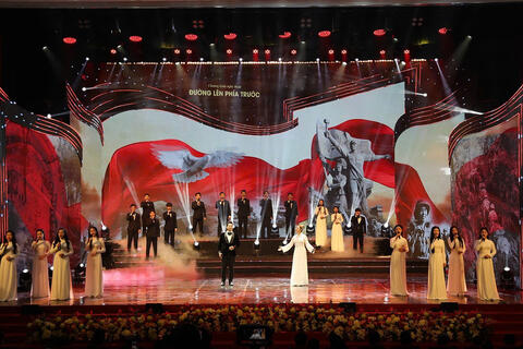 Chuỗi sáu ca khúc về đất nước của Nguyễn Thành Trung trong diễn ngôn dân tộc đương đại: Hệ mỹ học đất nước có cấu trúc