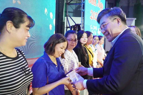 Tết Sum vầy - Xuân ơn Đảng ở Đồng Nai, gần 100 tỉ đồng chăm lo cho người lao động