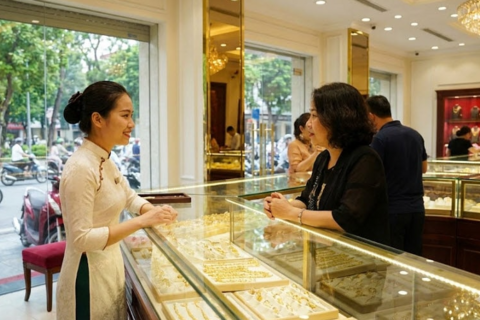 Giá vàng hôm nay 11/2: SJC neo đỉnh 181 triệu, xu hướng sắp đảo chiều?