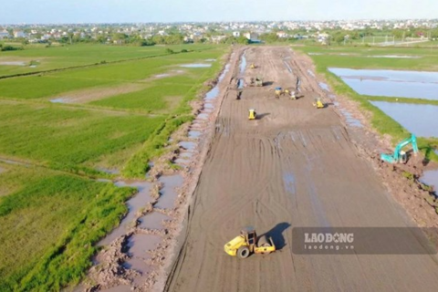 Công trường cao tốc Ninh Bình - Hải Phòng những ngày cận Tết