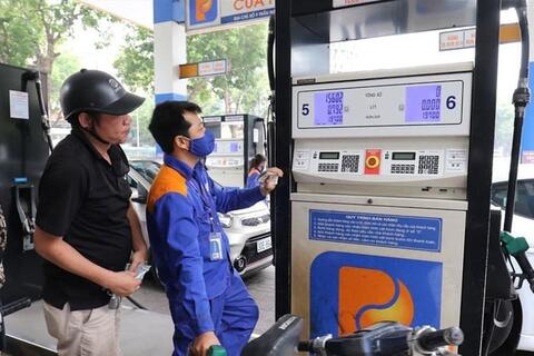 Dự báo giá xăng tăng đến 4,9% trong kỳ điều hành ngày 26-2