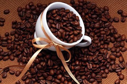 Giá cà phê hôm nay 26/2: Bật tăng mạnh, Robusta vượt 3.660 USD/tấn