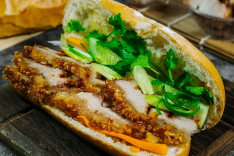 Đề nghị truy xuất nguồn gốc vụ 22 người nghi ngộ độc bánh mì ở TP HCM