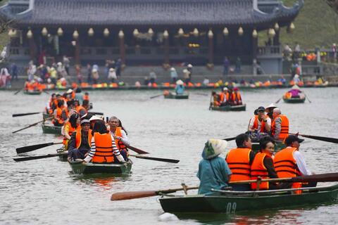 Du lịch Ninh Bình bứt tốc, áp lực mới gia tăng