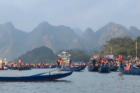 Hà Nội nghiên cứu thí điểm xuồng điện phục vụ du lịch chùa Hương