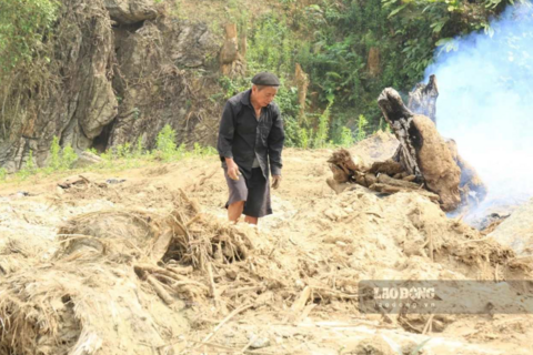 Người dân Làng Pèng mong muốn an cư nơi rốn lũ