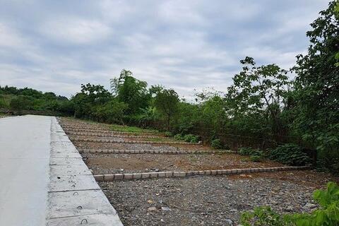 Giá đất nền tăng cao, người mua ở thực dè dặt xuống tiền